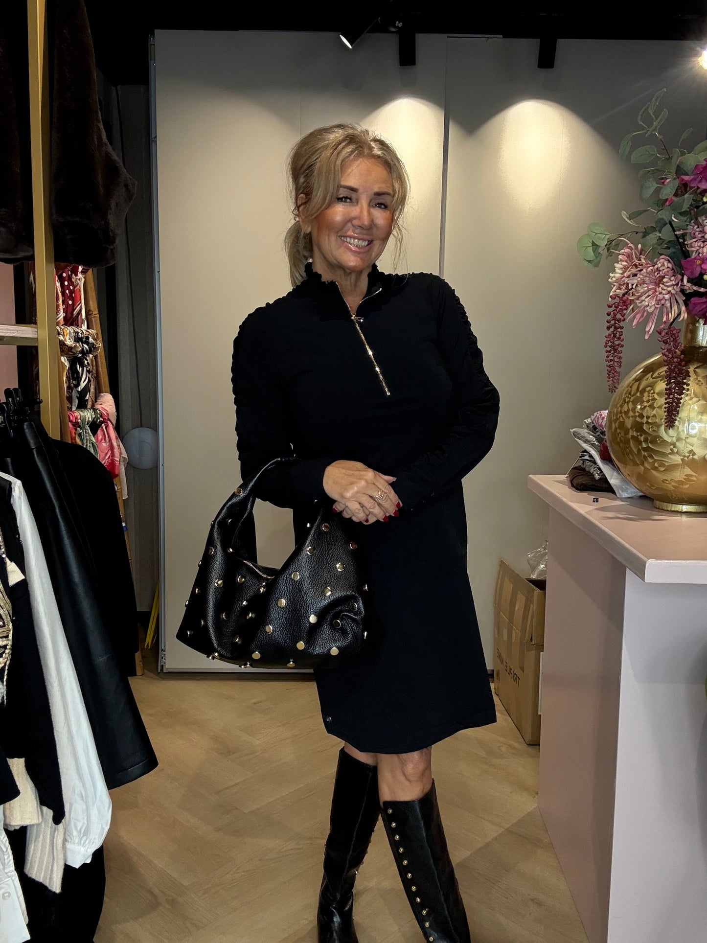 Triple Nine Jurk JK51815 Long Sleeves Smoked Shoulder - Zwart