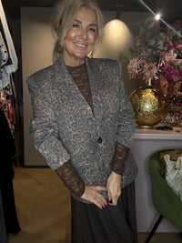 Colbert Panther 🐆Sushi