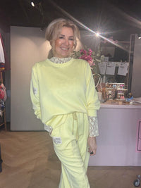 2 Delig Comfy Pak Geel 💛