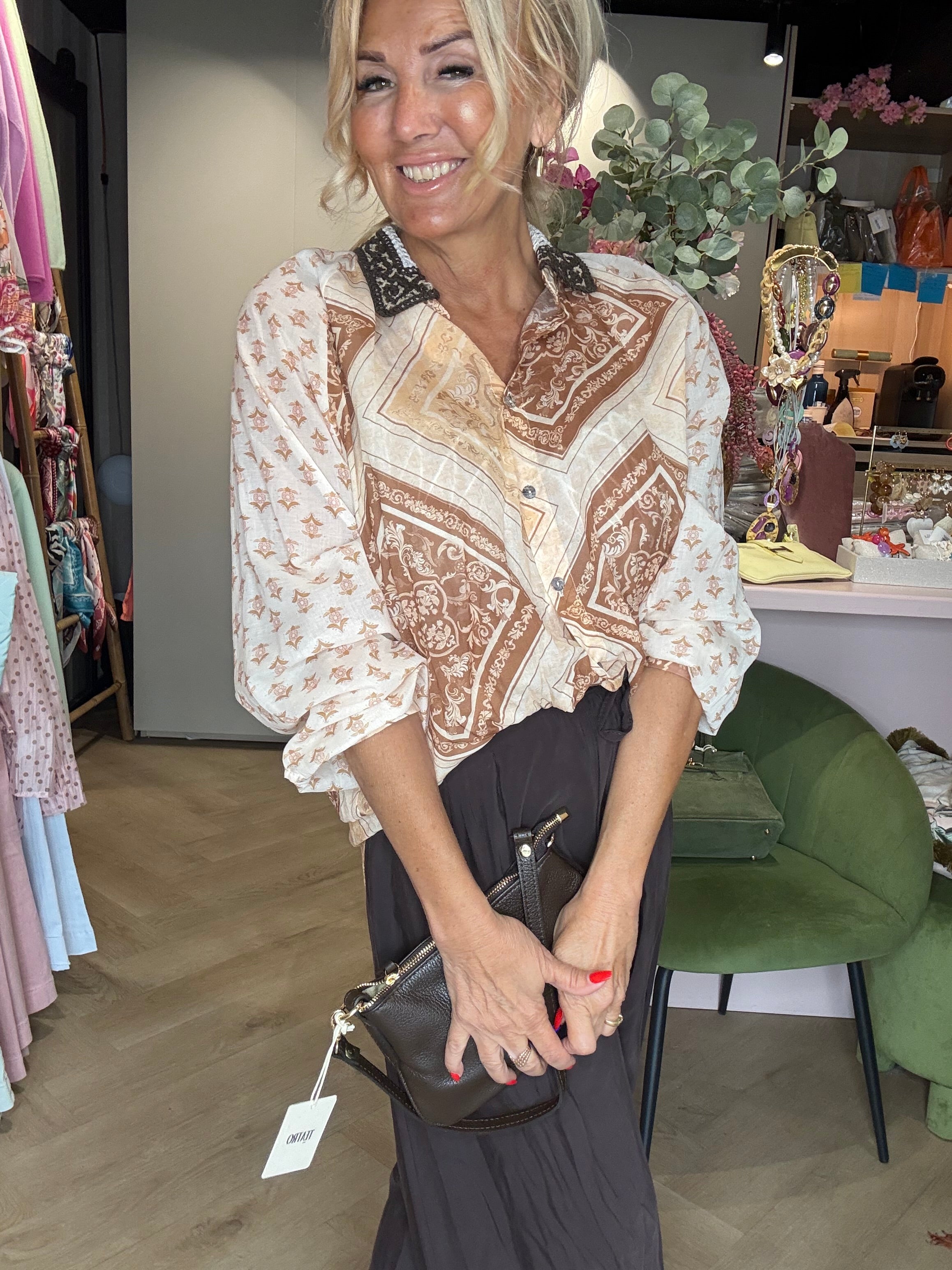 Bluse Camel hæklet krave Brun