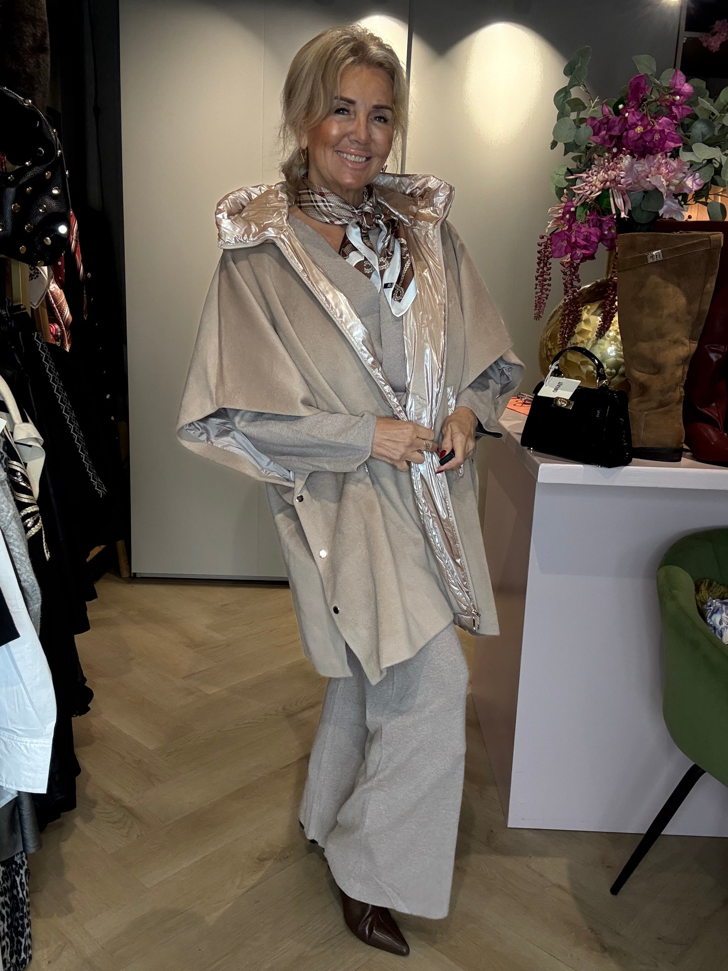 Poncho Cape Jas Taupe /Camel