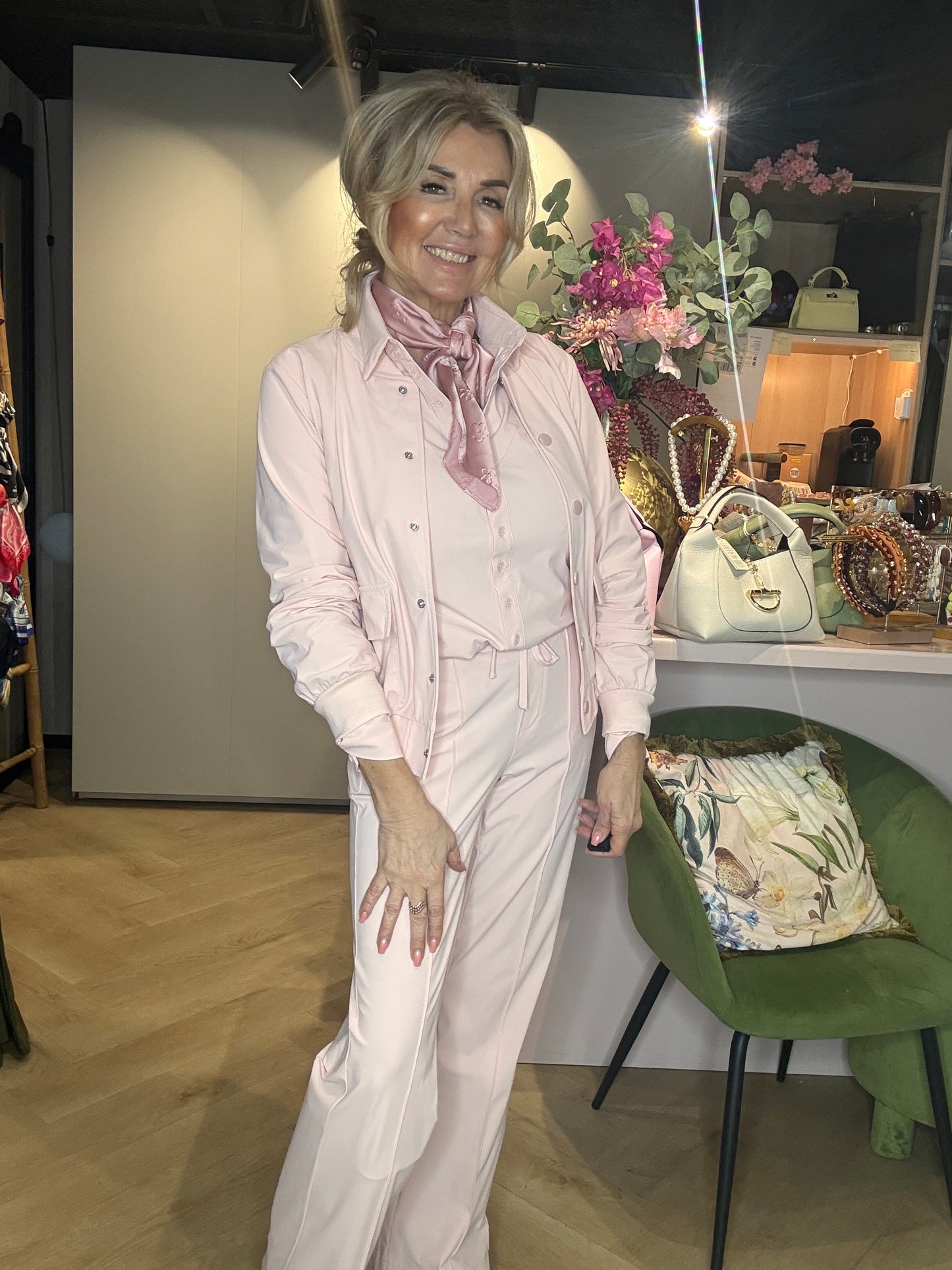 Broek Flared Triple Nine with gold rib belt BR2304 Poeder Rose