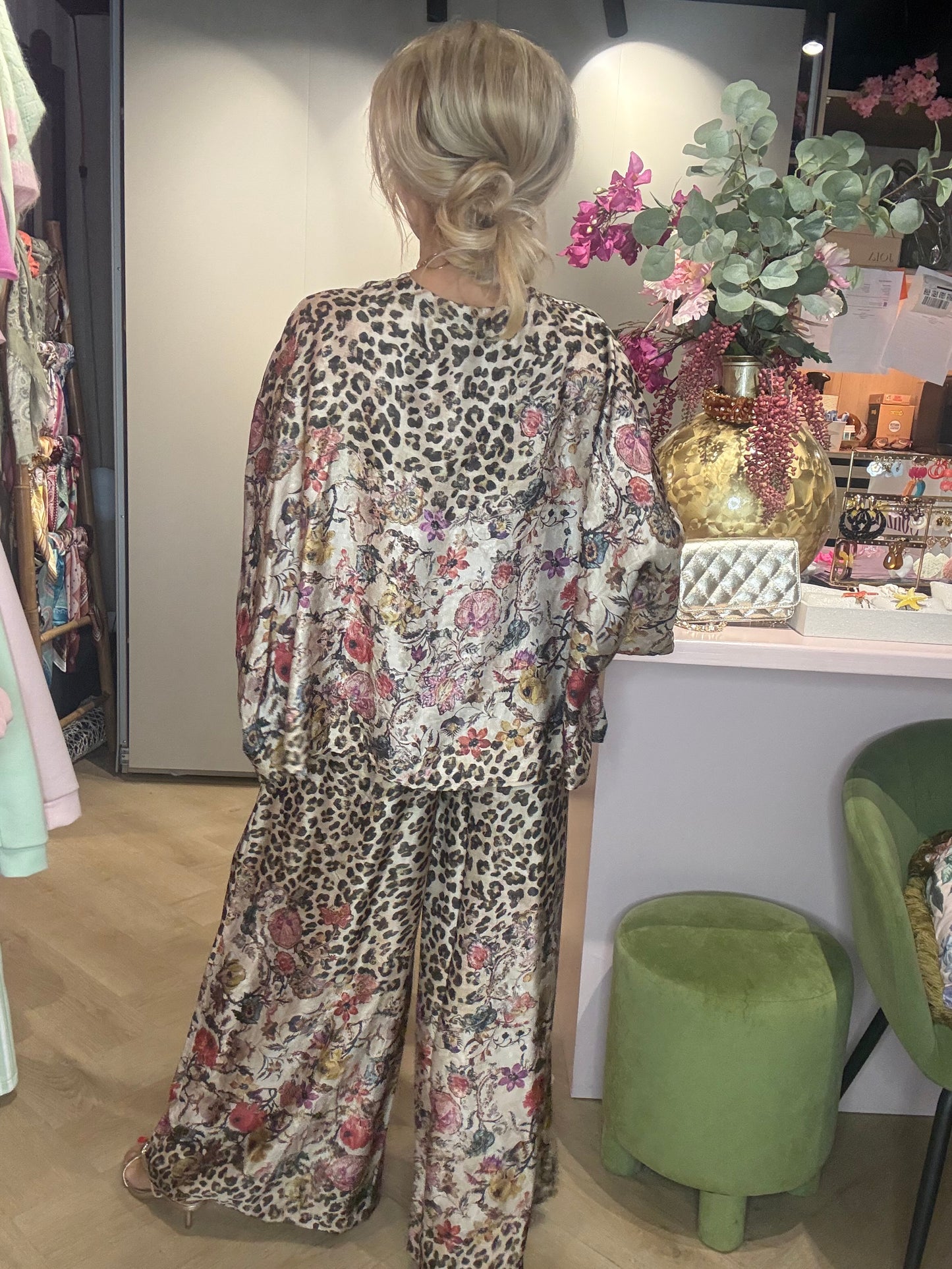 2-Piece Panther Flower Set