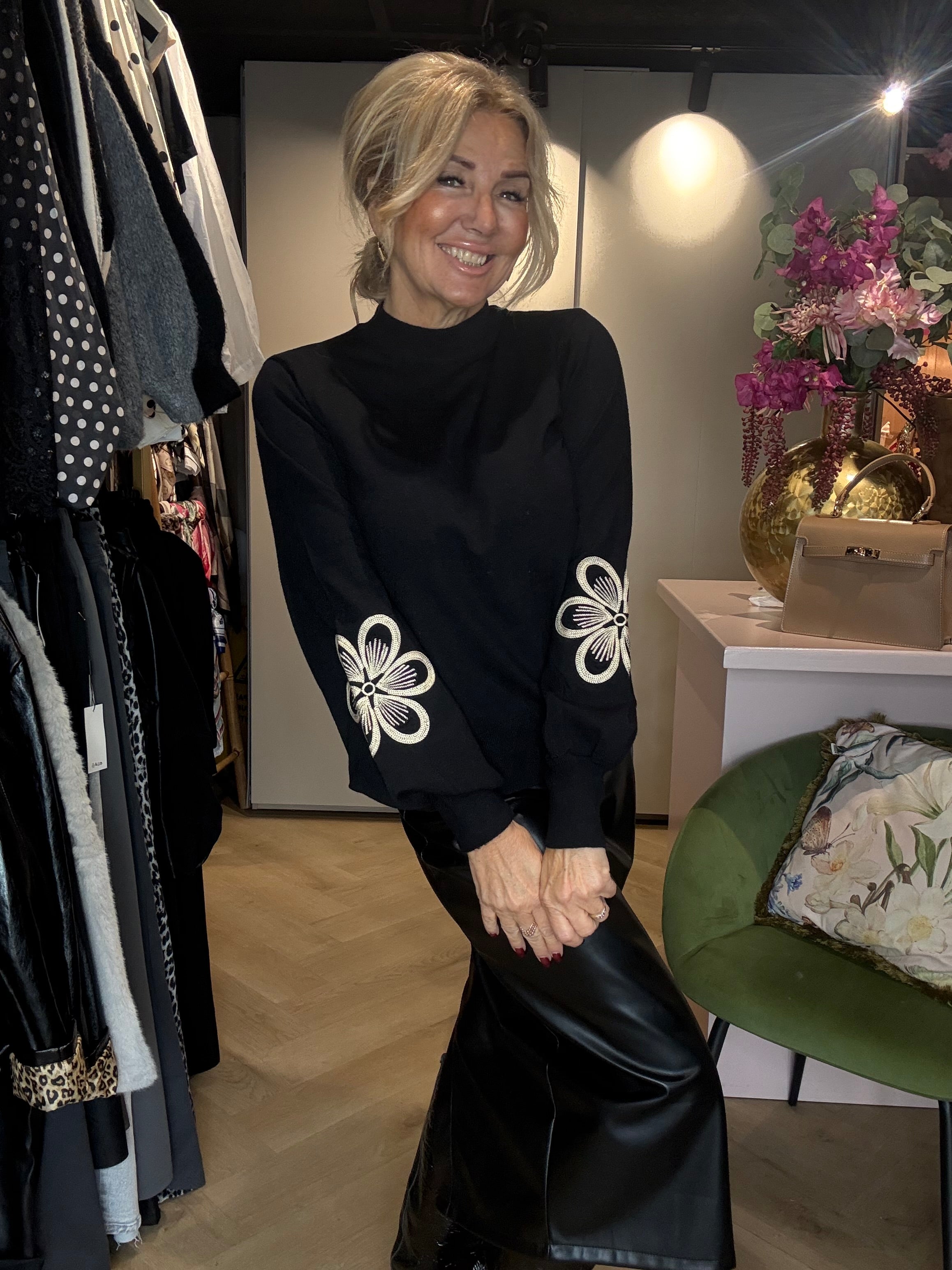 Triple Nine Truitje Flower Zwart