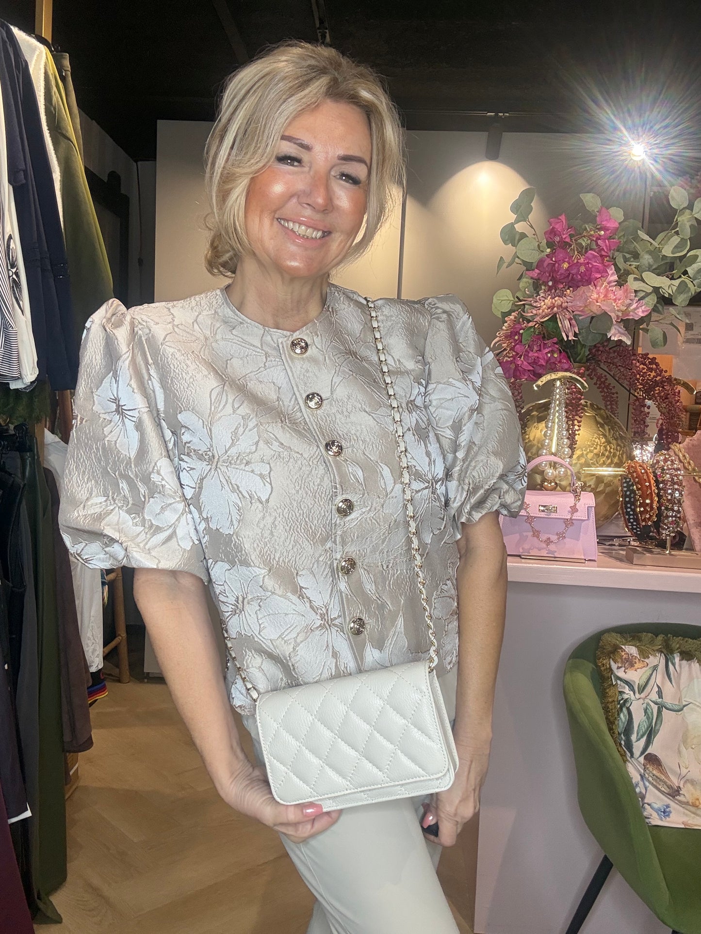 Triple Nine JA92408 – Jacket Short Sleeves (satijn) met gouden knopen Beige