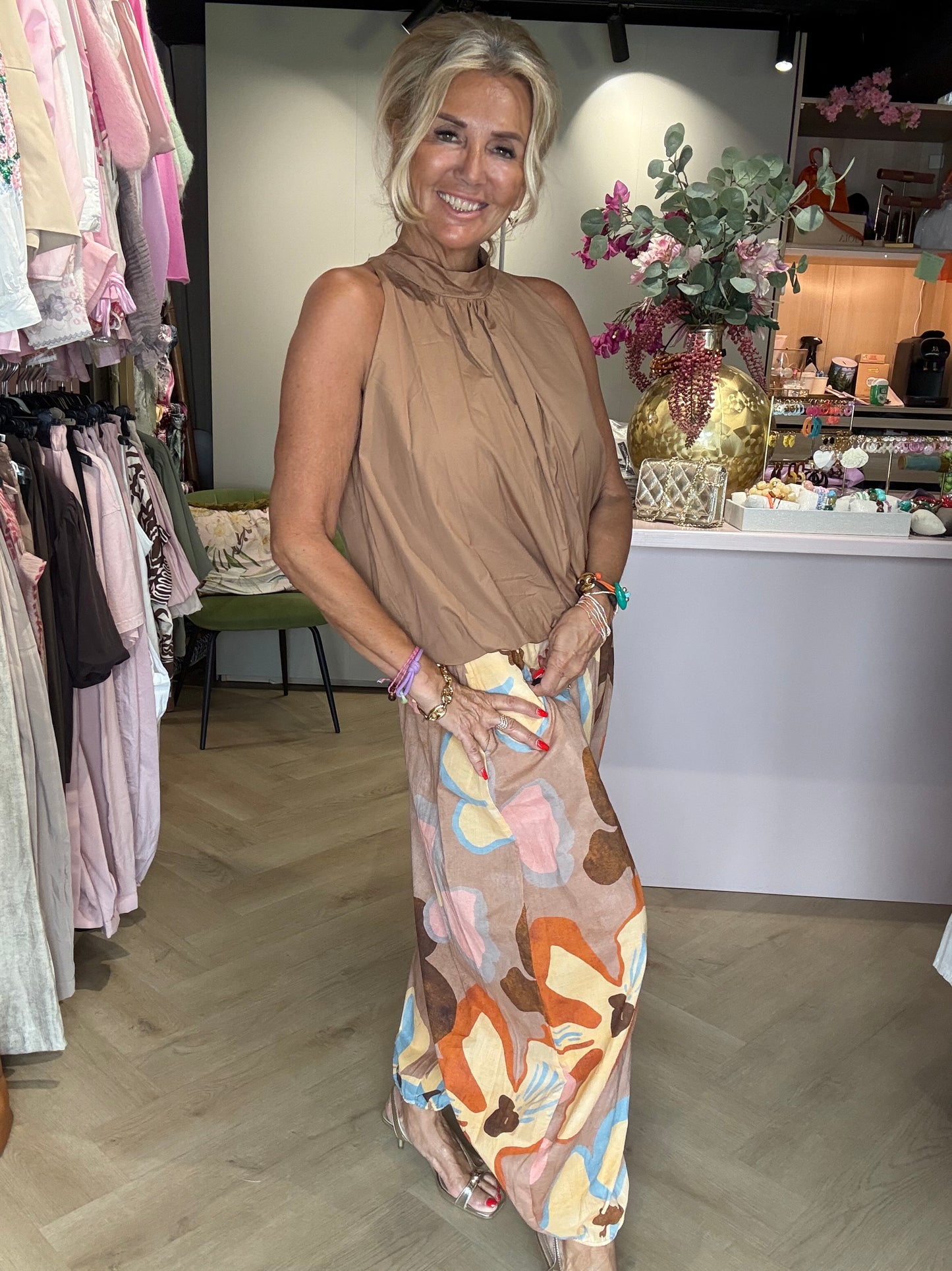 Top na szyję Camel Strik