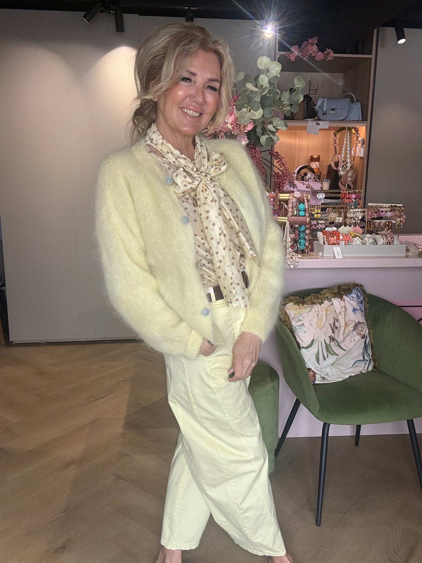 Vest Mohair Butter Yellow