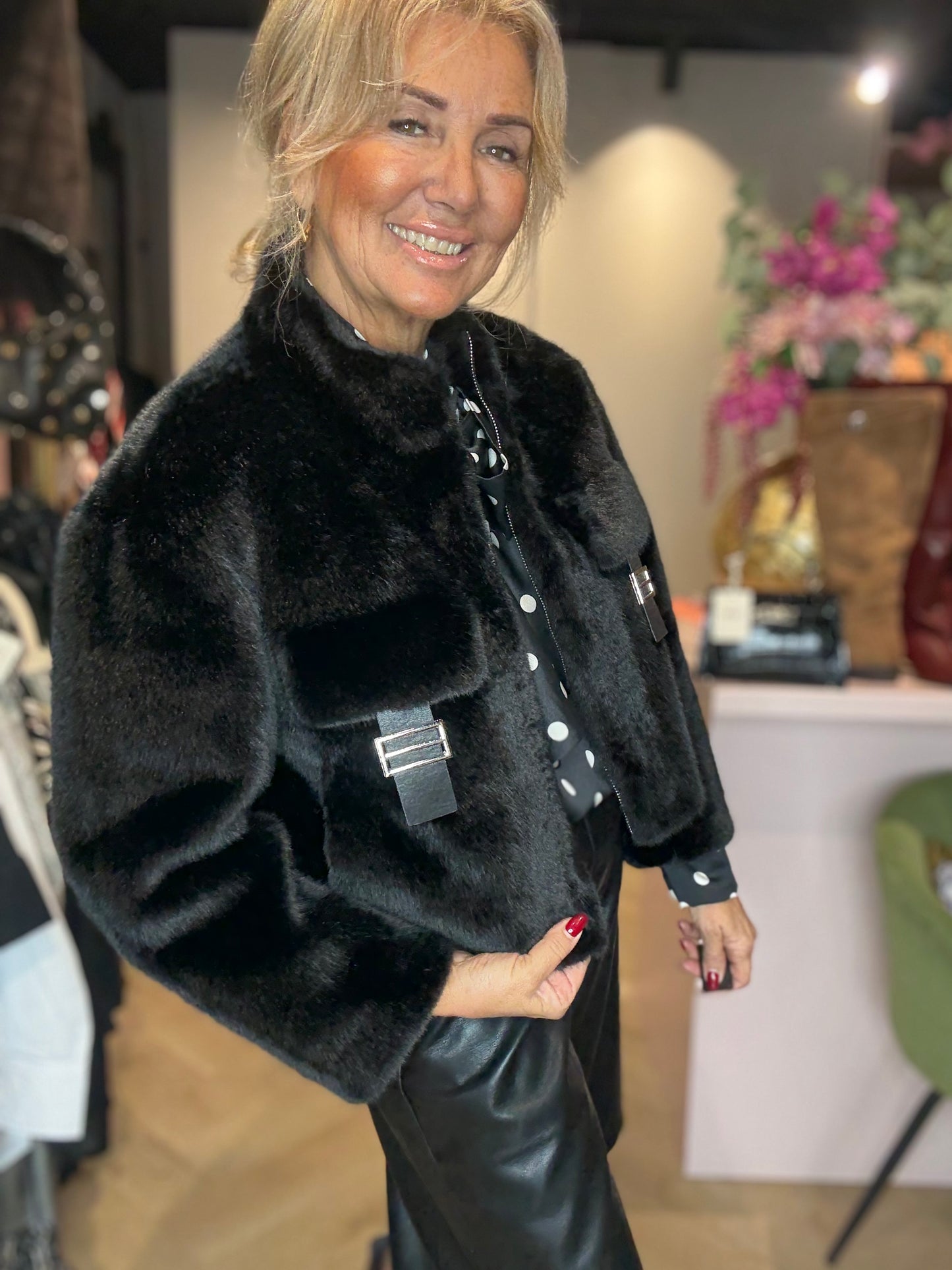 Jasje Fake Furr Bont Zwart