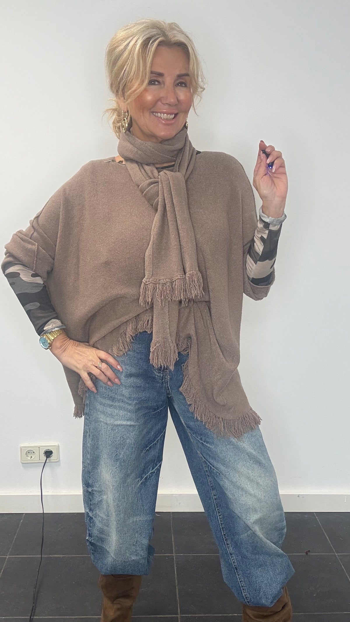 Trui Billie Taupe Franje &shawl