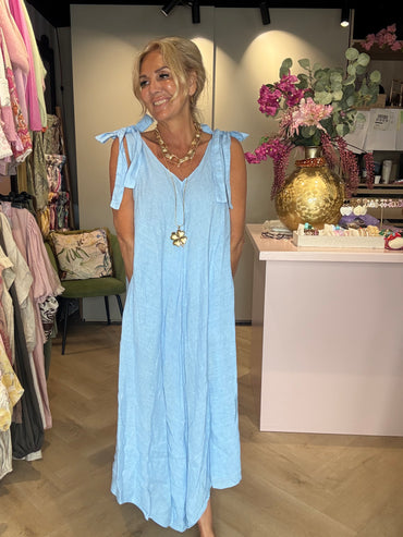 Robe à nœud bleue
