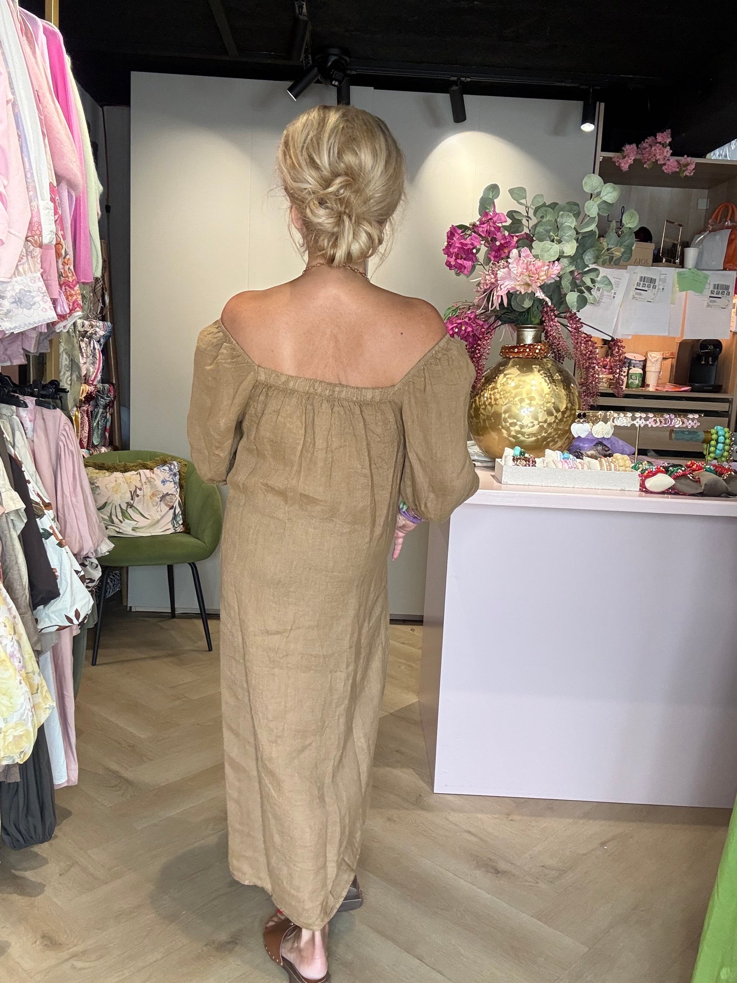 Linen dress with balloon sleeve Camel