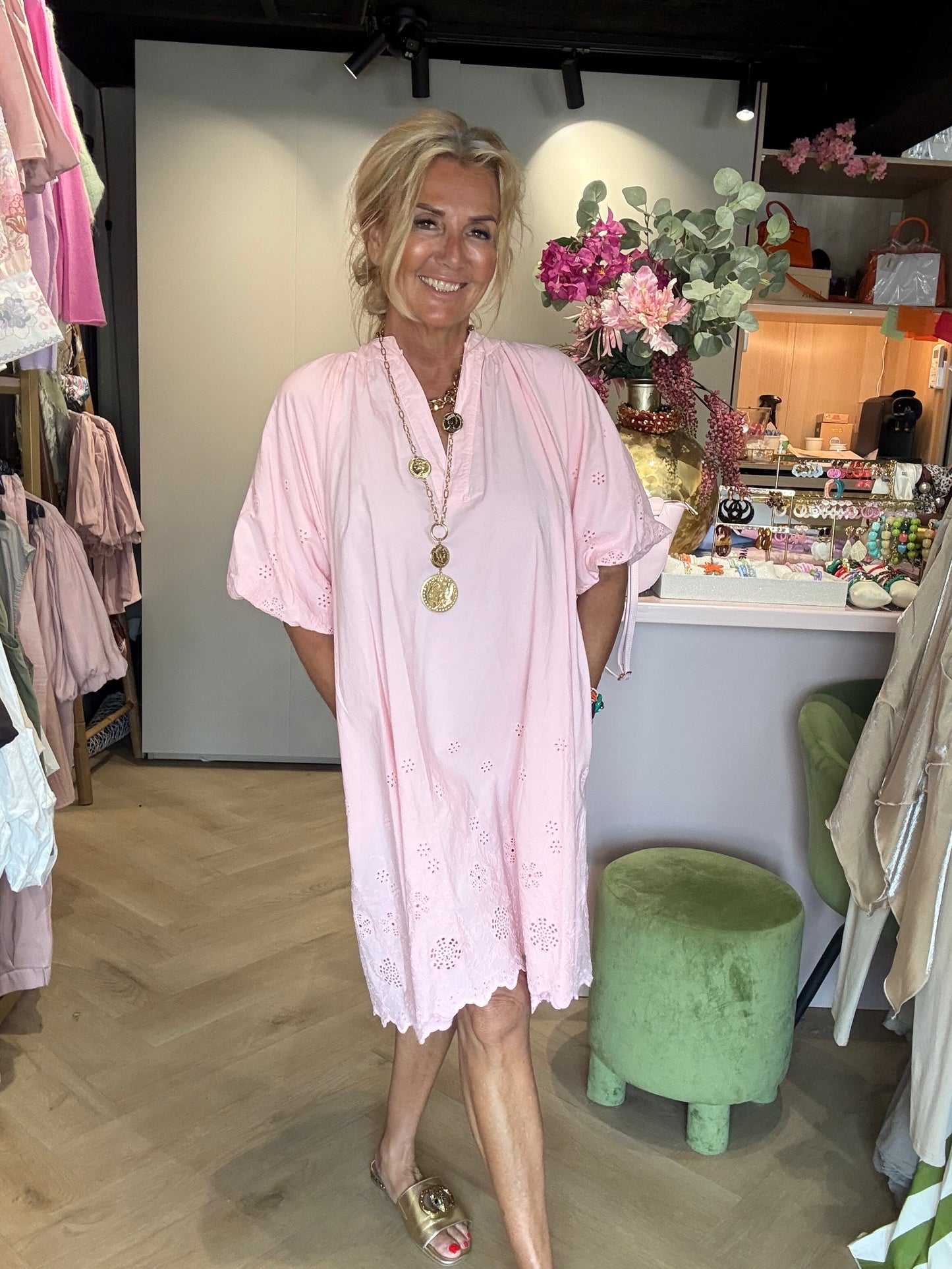 Jurkje Ballon mouw Broderie Baby Pink 🌸