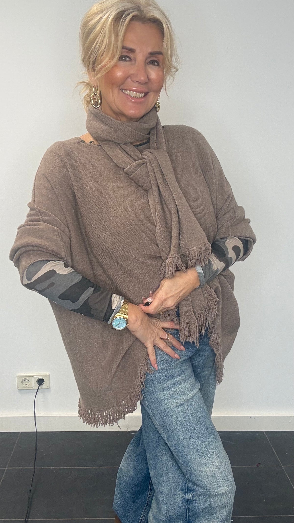 Trui Billie Taupe Franje &shawl