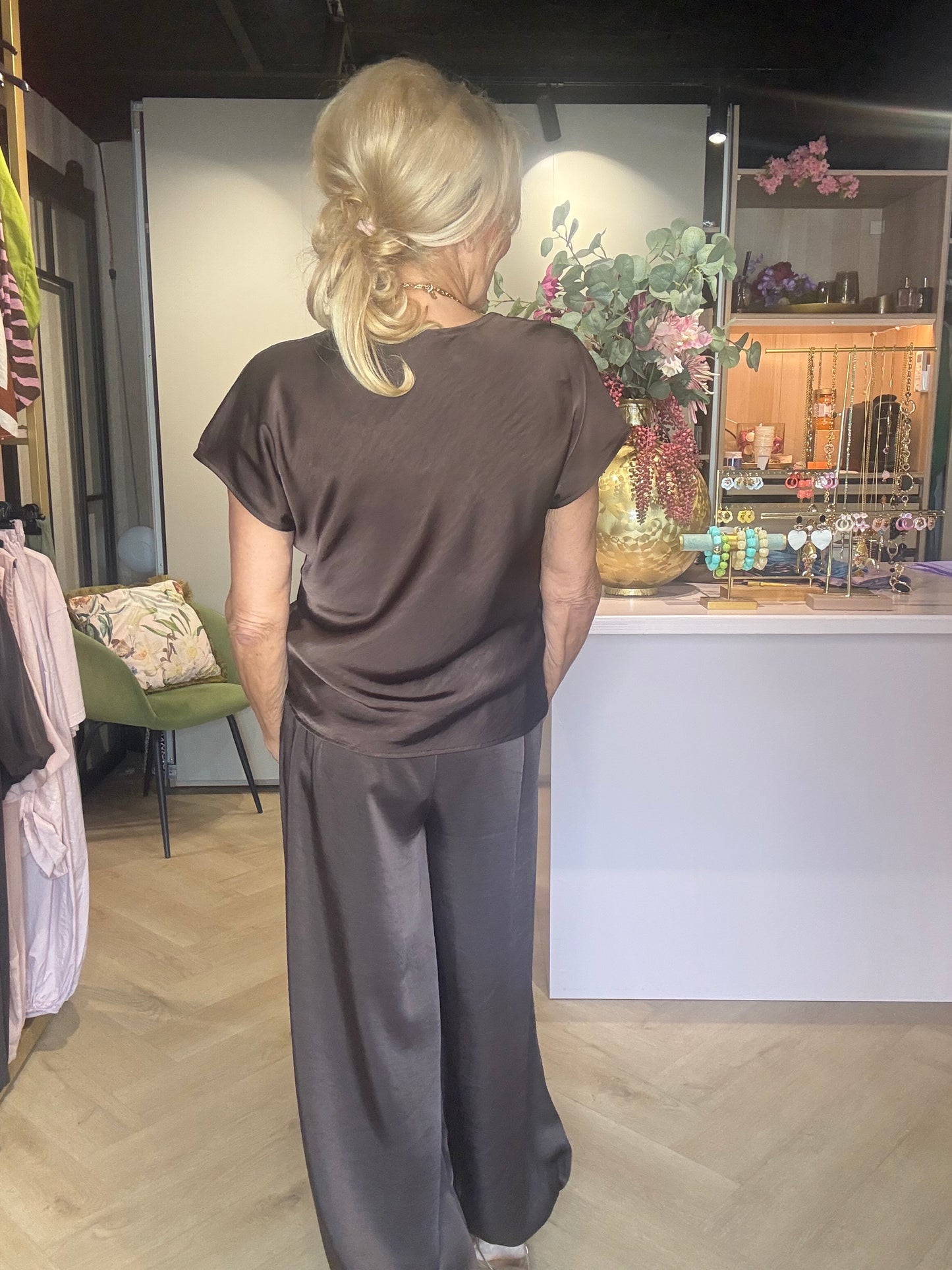 Bluse i satinstof, mørkebrun, Jik