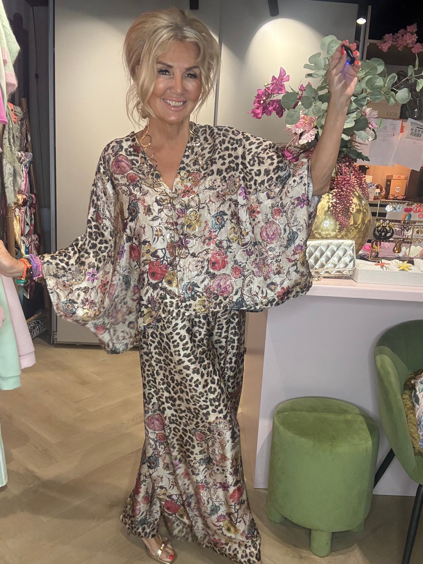 2-Piece Panther Flower Set