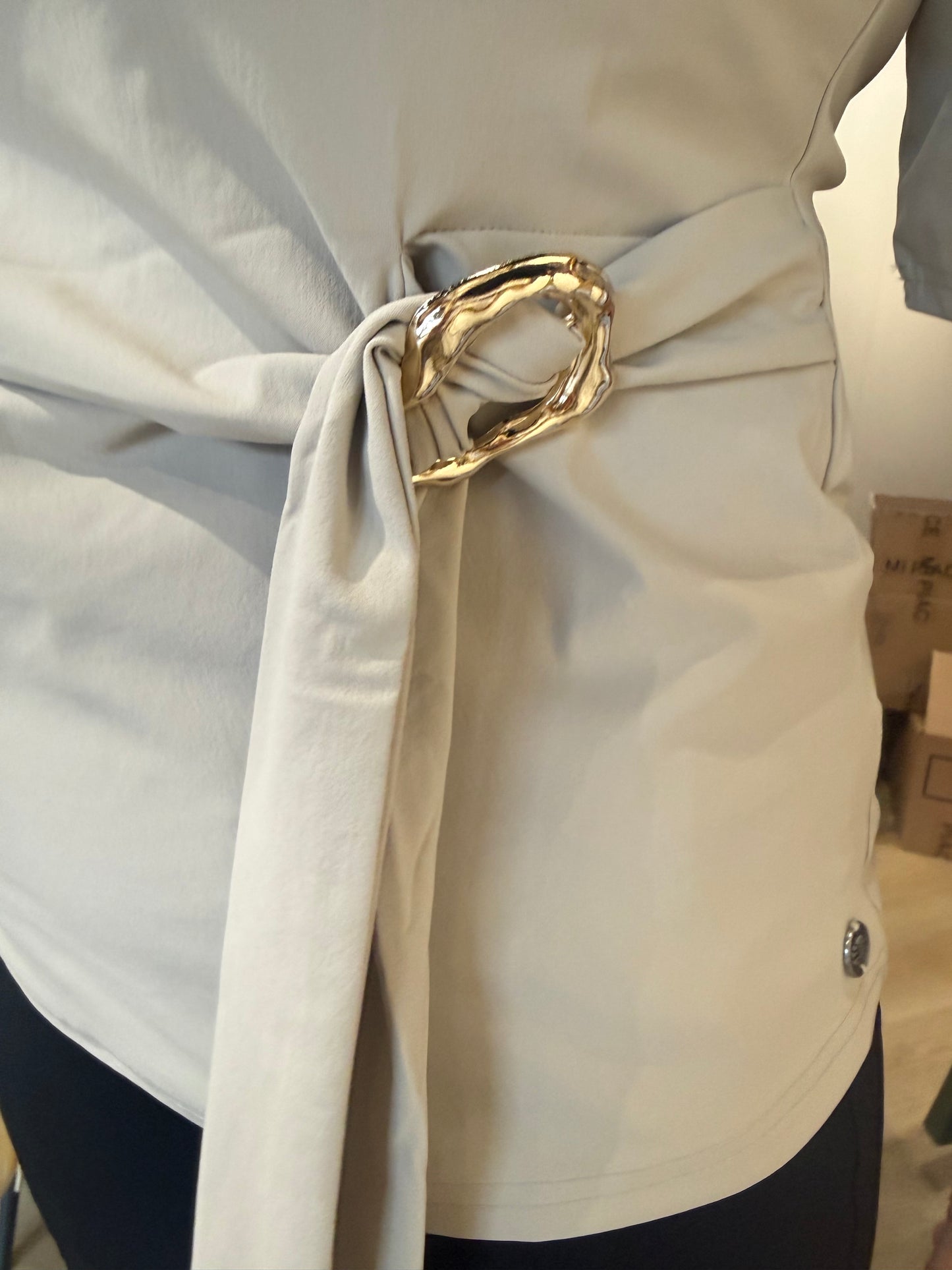 Triple Nine Top TP6944 Beige met Strik