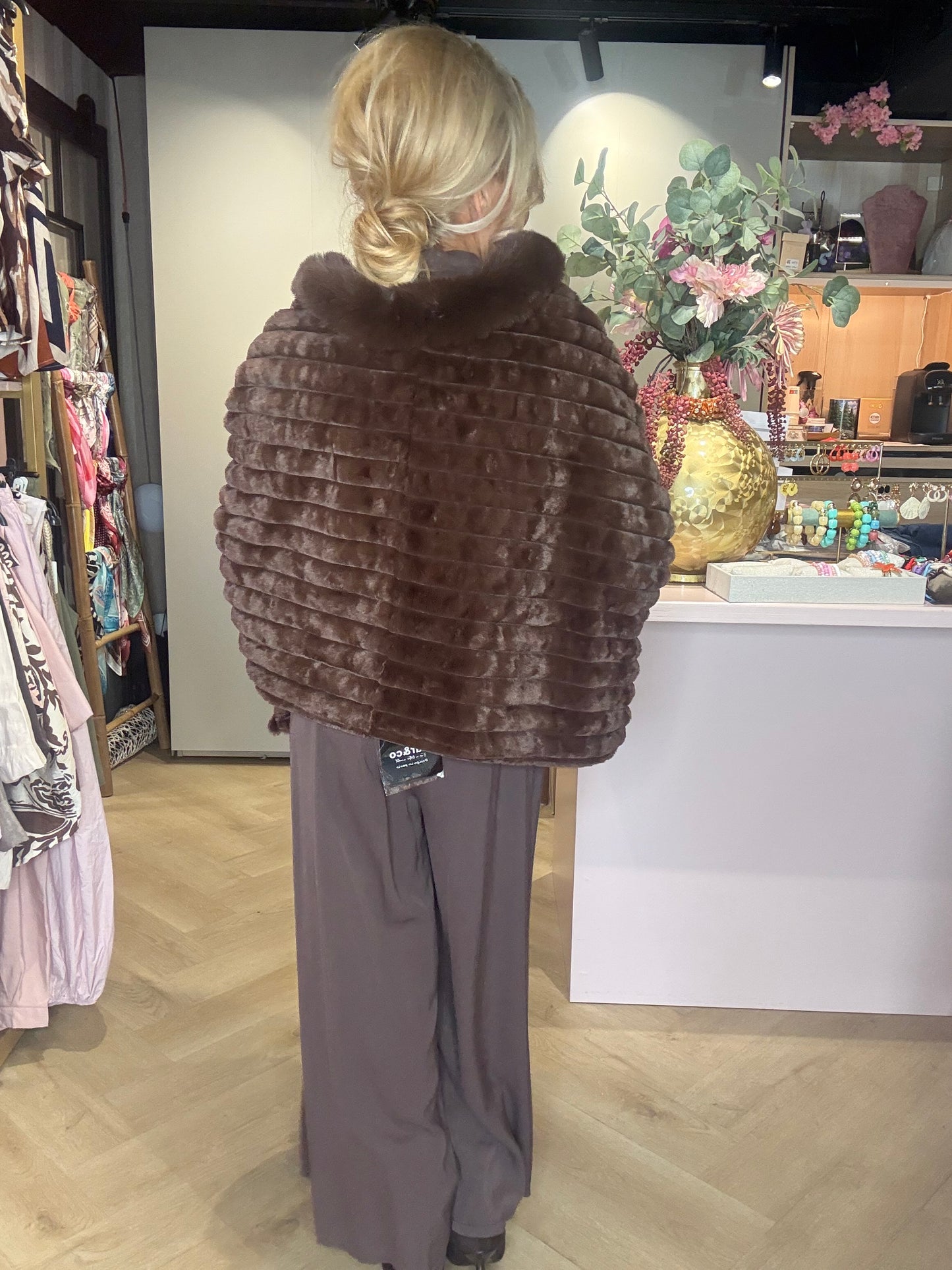 Poncho Fake Furr  donkerbruin 🤎