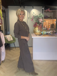 2-piece jogging suit set with dark brown lace