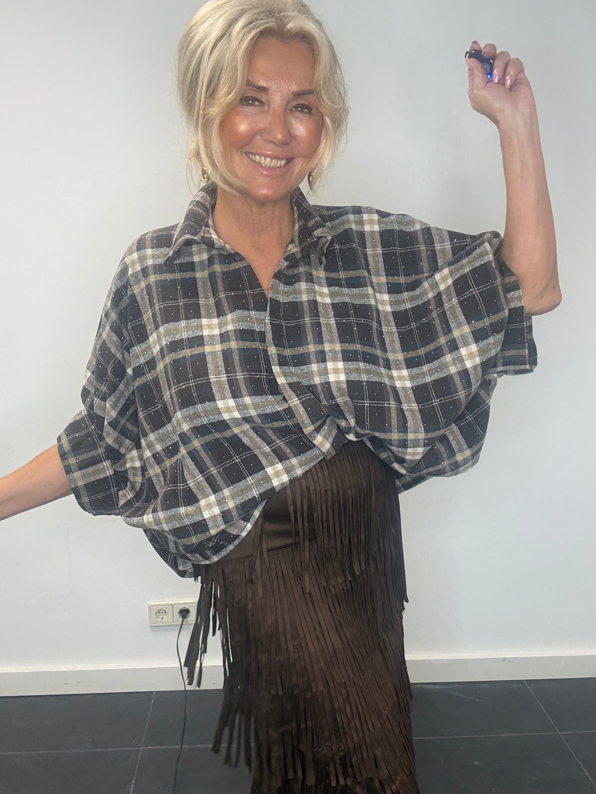 Blus Emma brunrutig med strass överallt ✨
