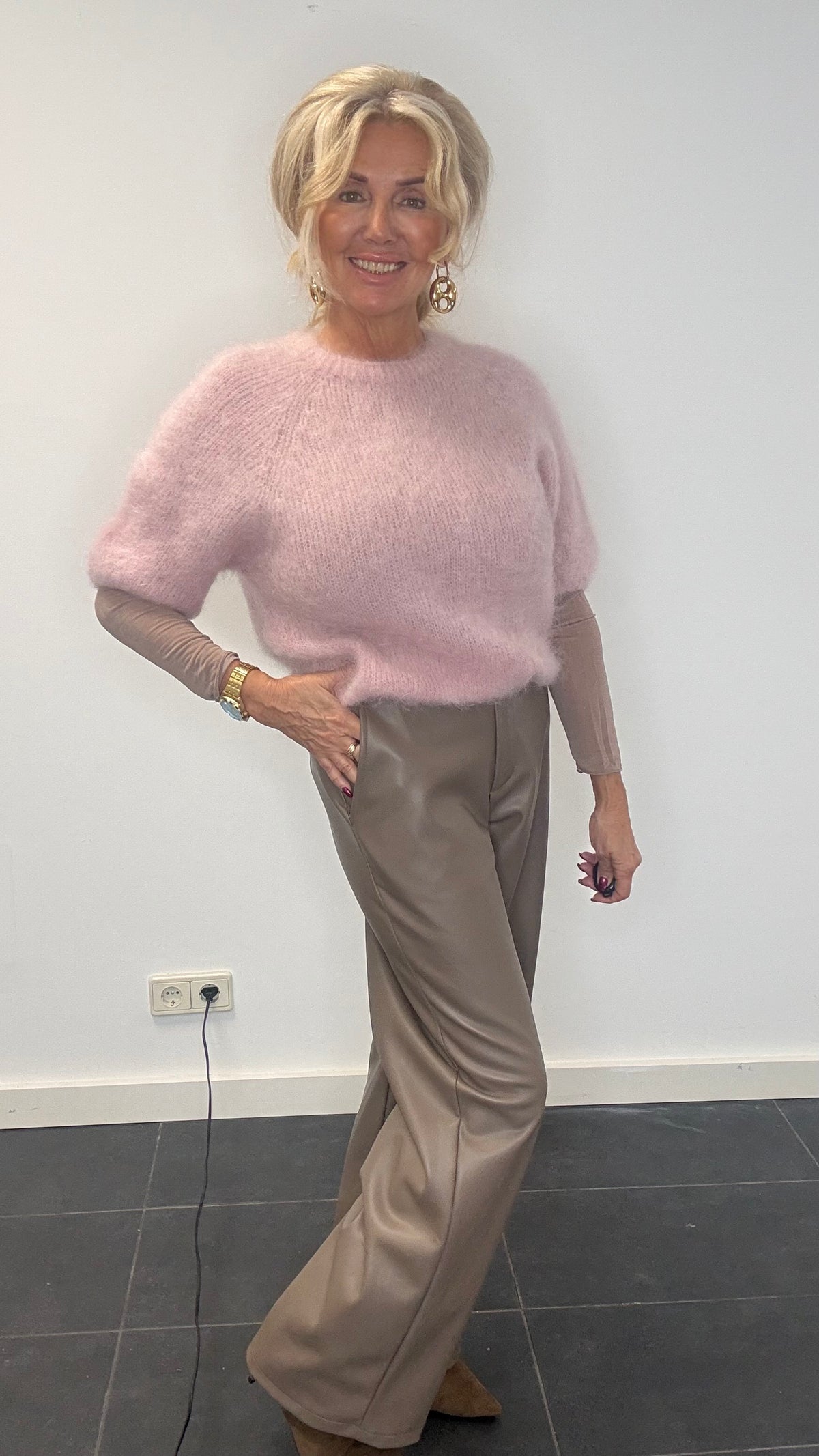 Pantalón de pierna recta Puh Taupe