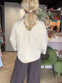 Jasje Beige trenchcoat model