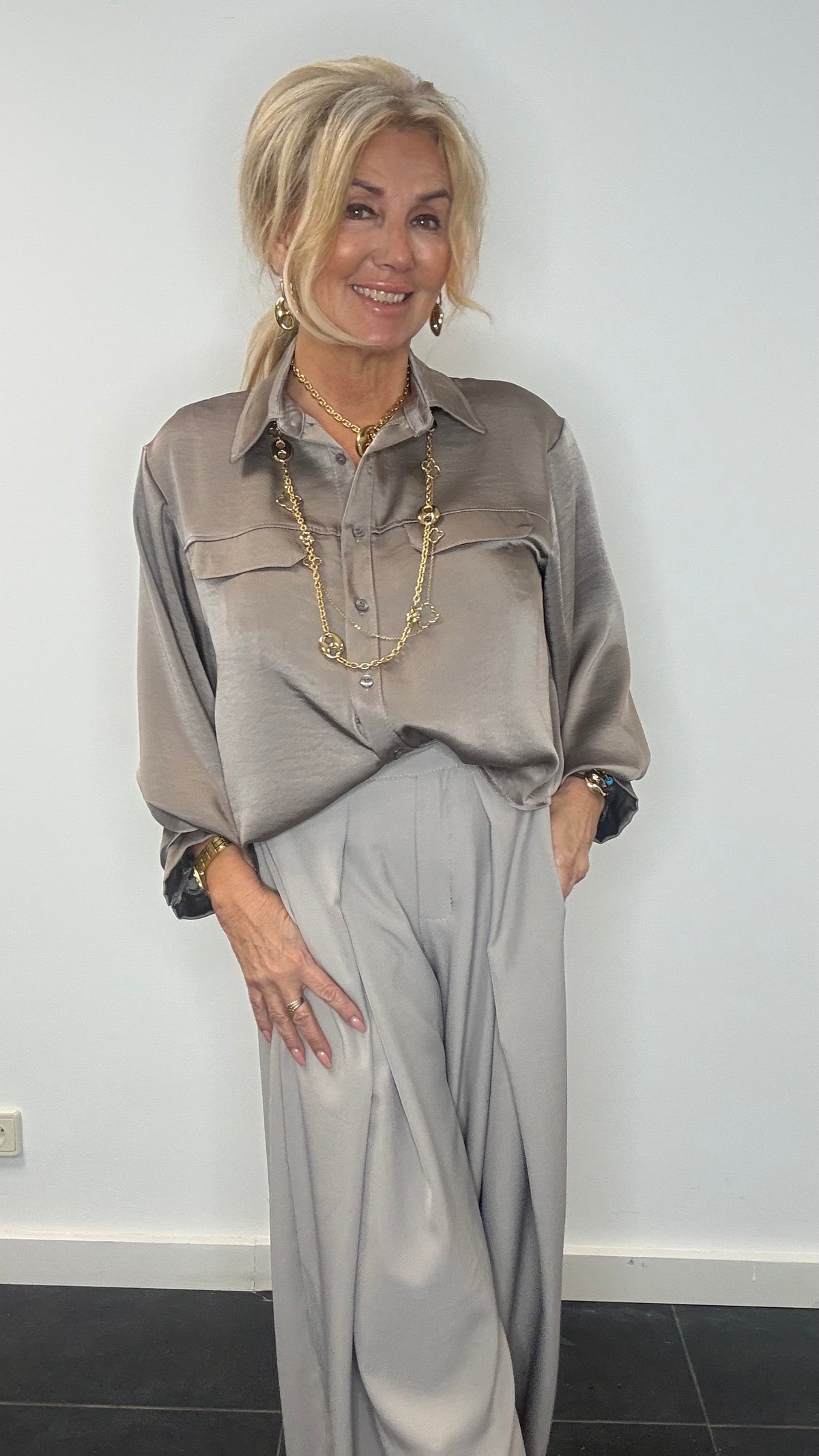 Blouse silky taupe