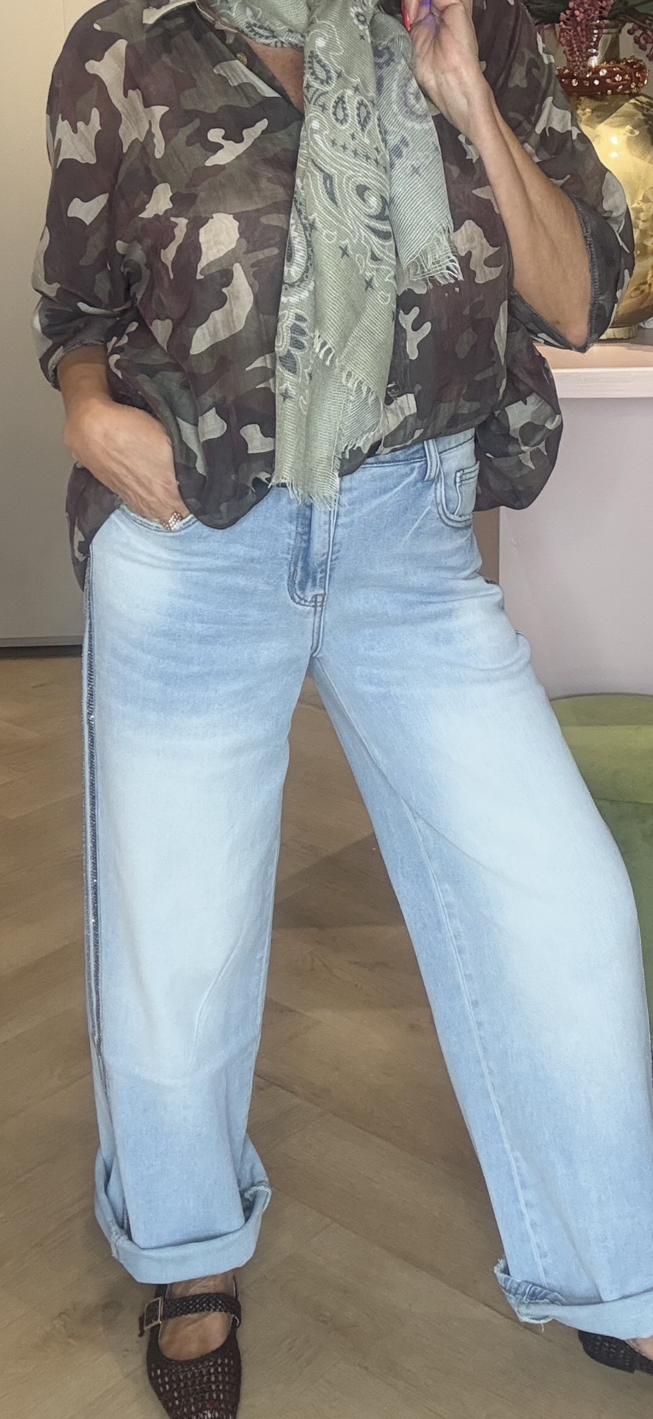 Jeansbukser med striber og strass