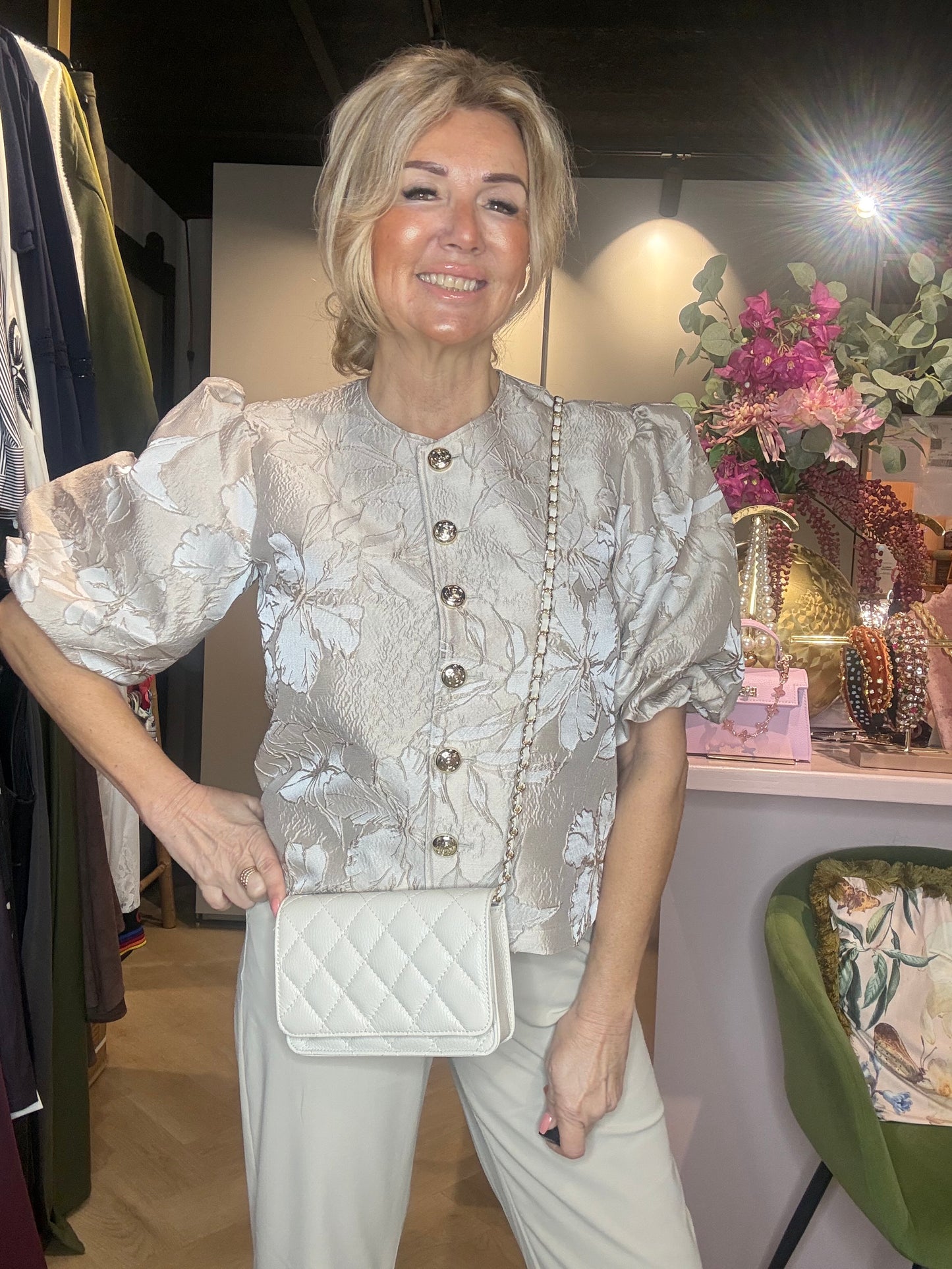 Triple Nine JA92408 – Jacket Short Sleeves (satijn) met gouden knopen Beige