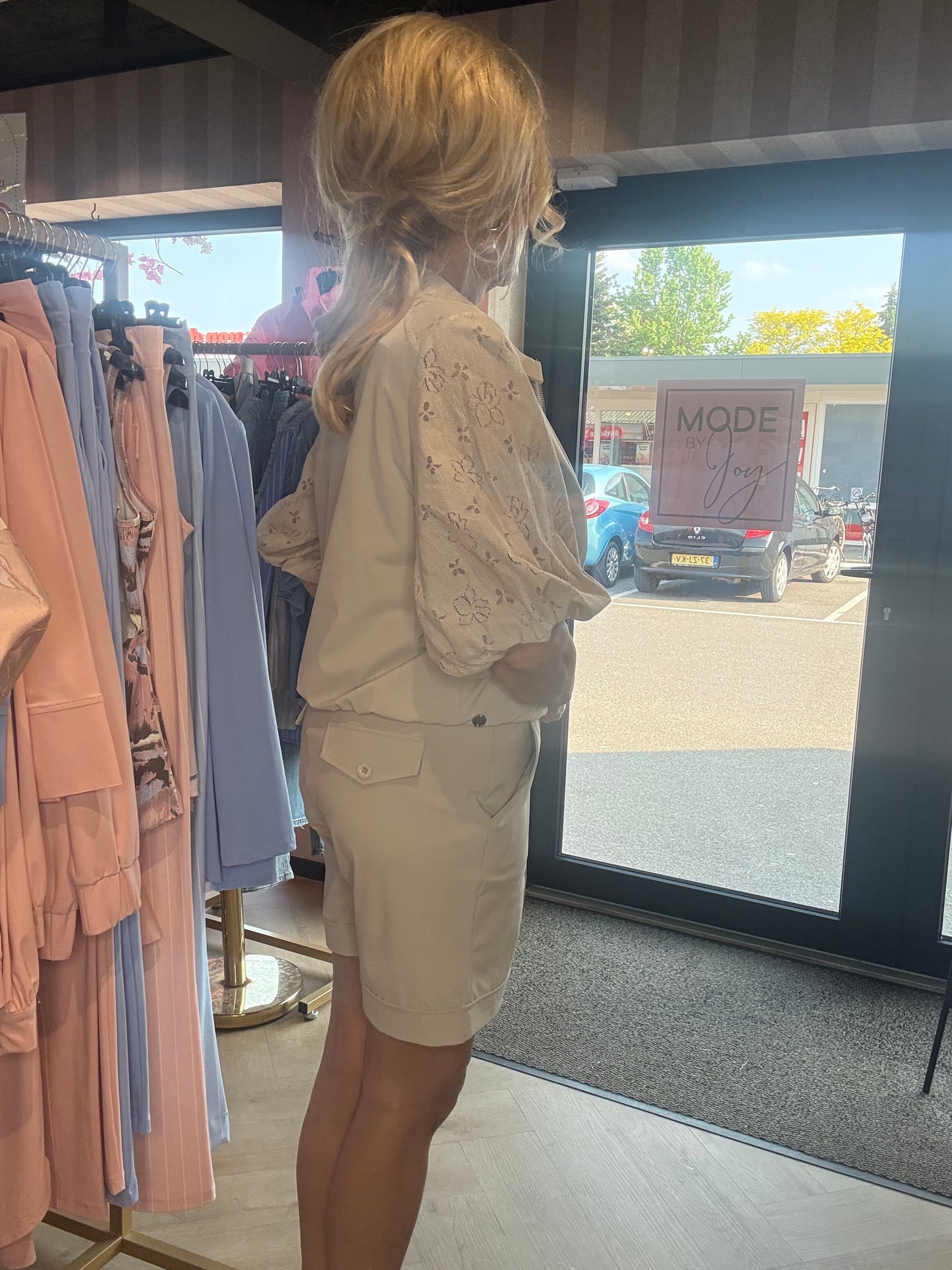 ✨ Triple Nine Short met Gold Bies Elastiek – SR2504 Beige