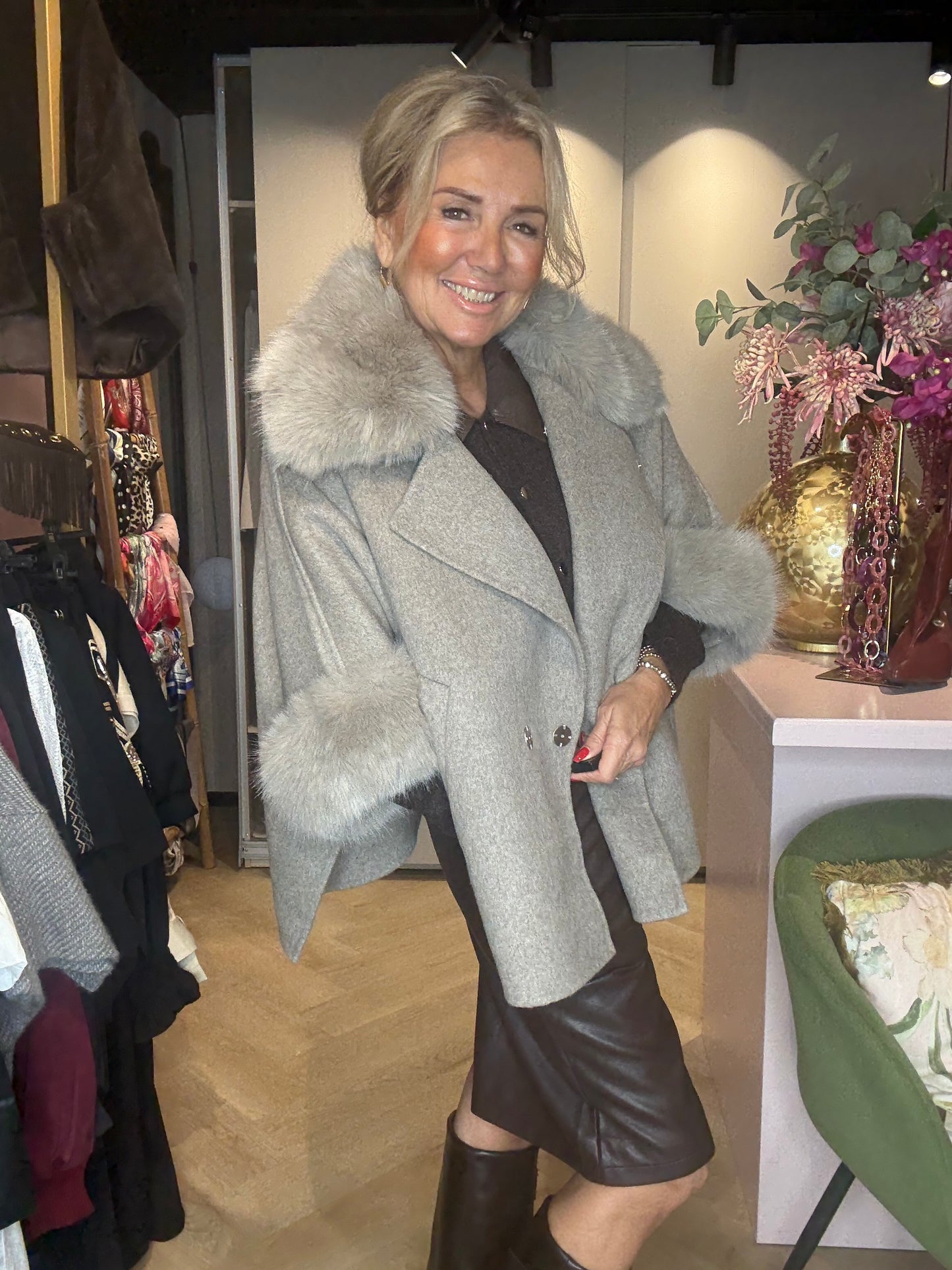 Mantel Luxe Taupegrijs Met Bondkraag