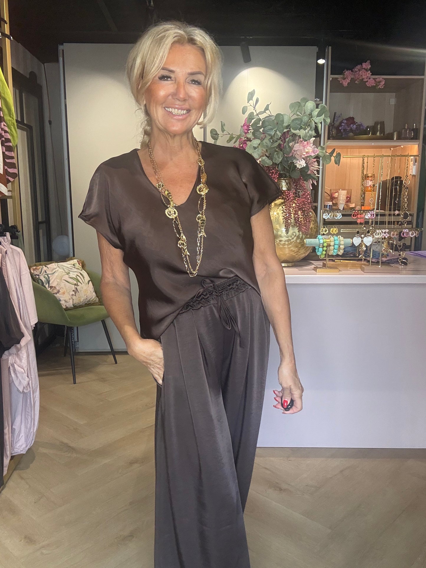 Bluse i satinstof, mørkebrun, Jik