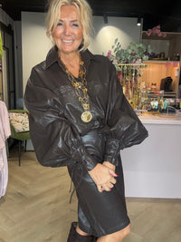 Dunkelbraune Jacke mit großen Ballonärmeln 🎈