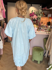 Jurkje ballon mouw Broderie baby bleu 🩵