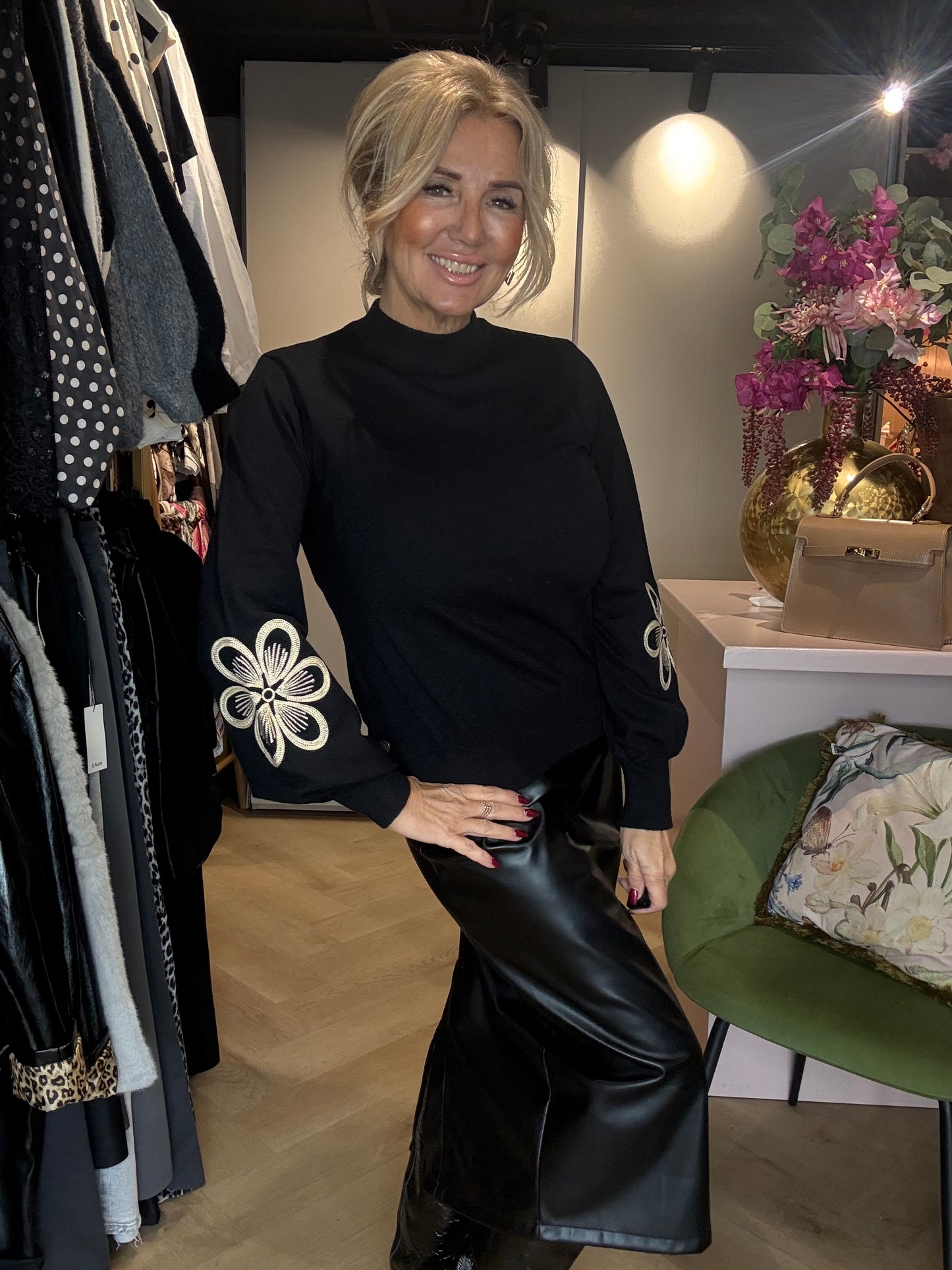 Triple Nine Truitje Flower Zwart