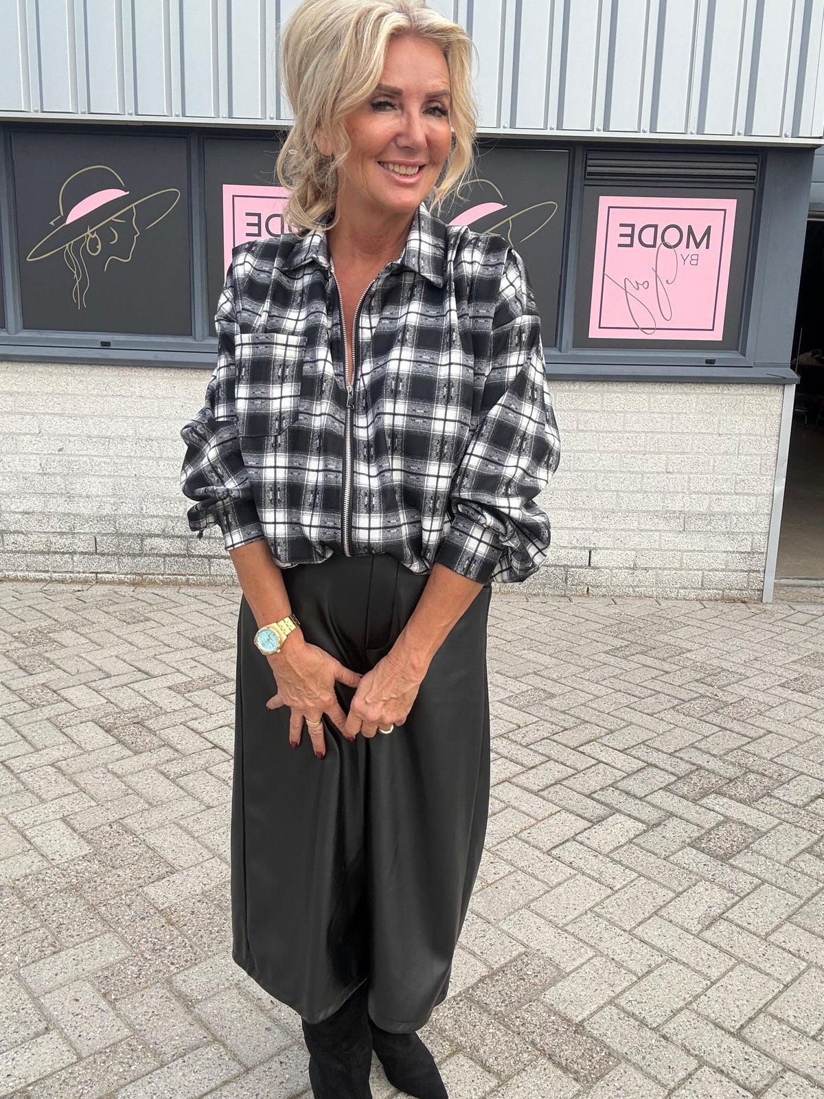 Blusejakke i sort ternet flannel, Lizzy