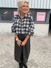 Blusejakke i sort ternet flannel, Lizzy