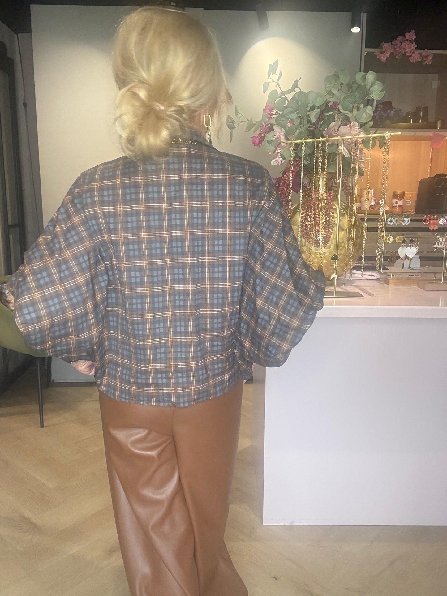 Blouse Emma à carreaux gris camel