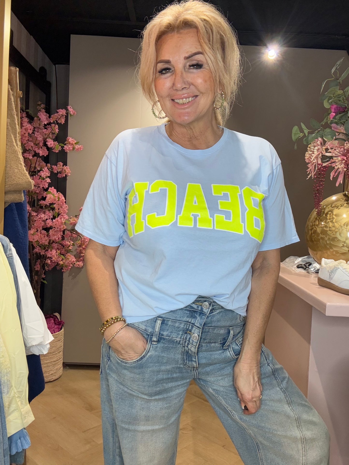 T Shirt Neon Beach Licht Blauw