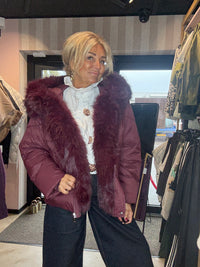 Jas Chic Fur Burgundy