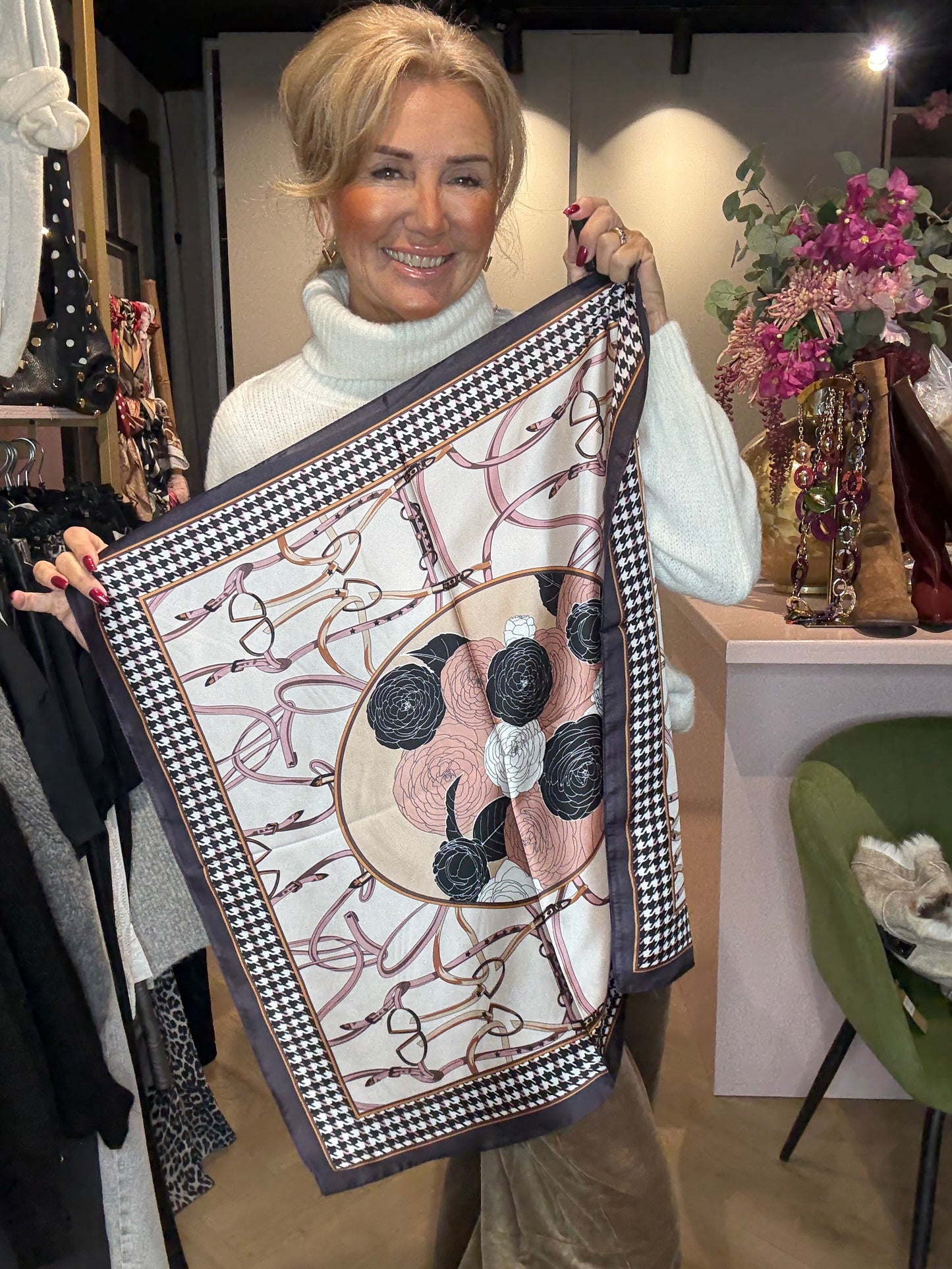 Shawltje abstract Rose / Bruin