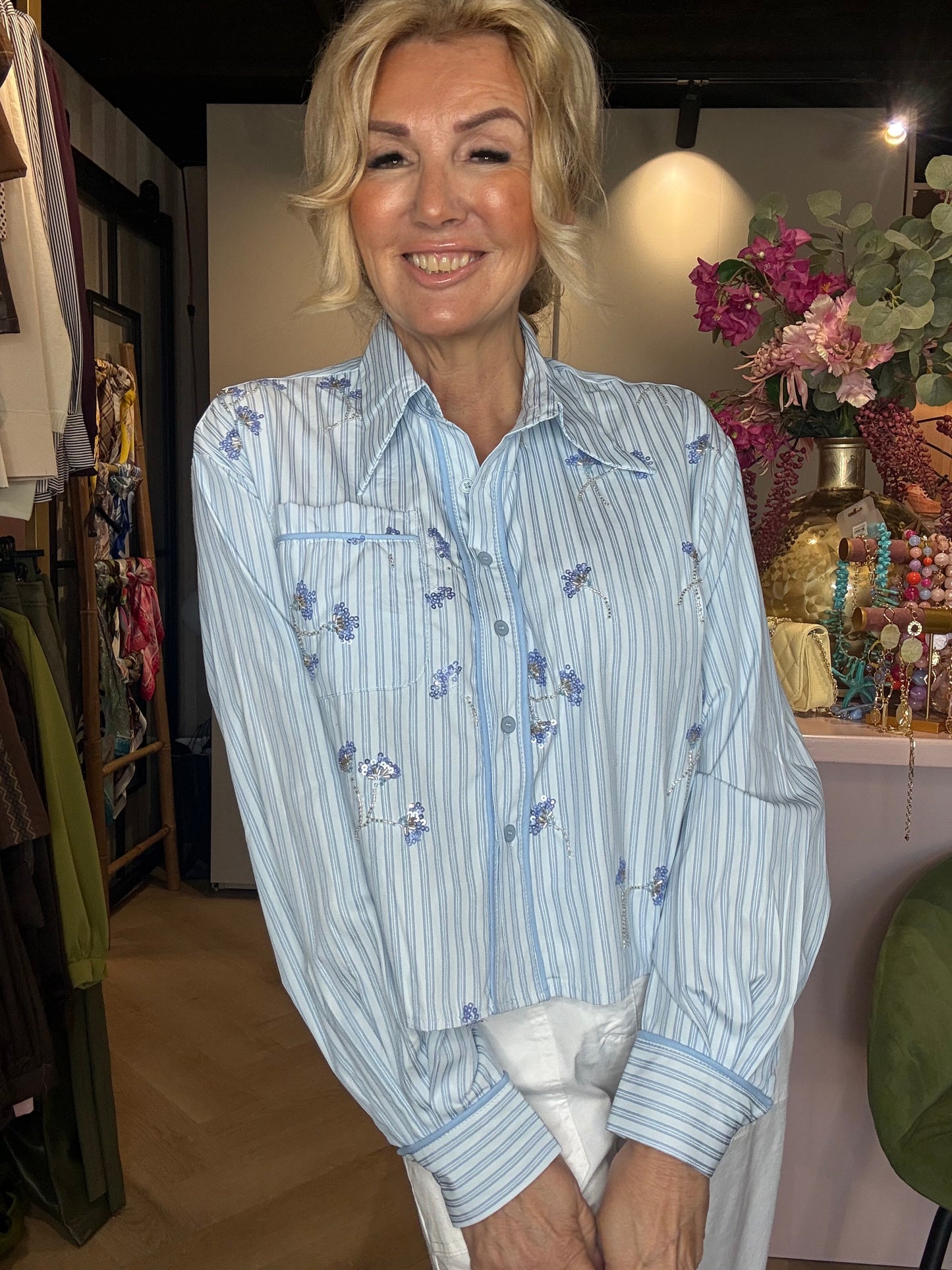 Bluse med blå striber