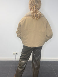 Khaki fluffy bomber❌let op valt klein uit ❌lXL valt als SM ❌