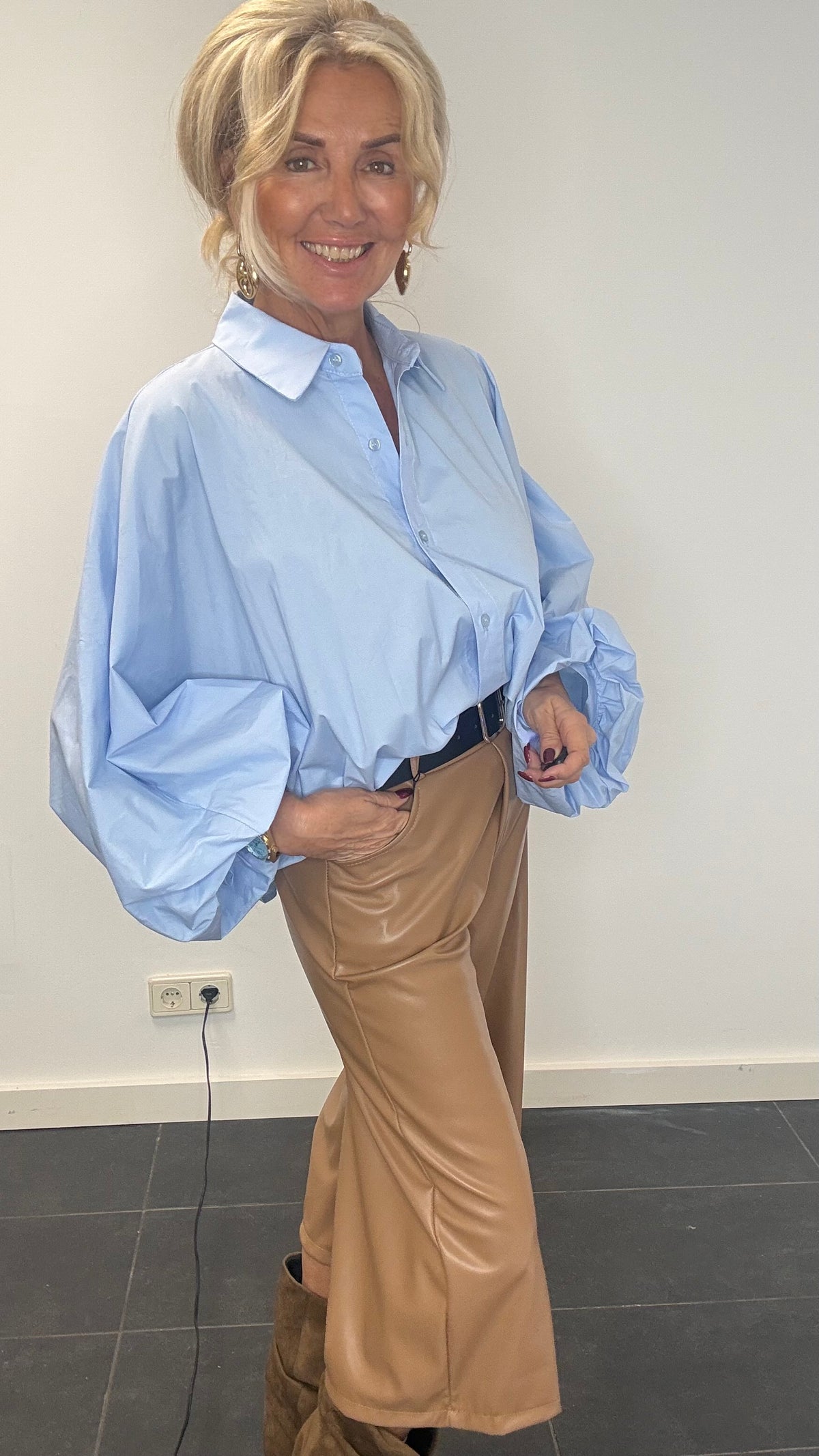 Bluse Emma lyseblå langermet