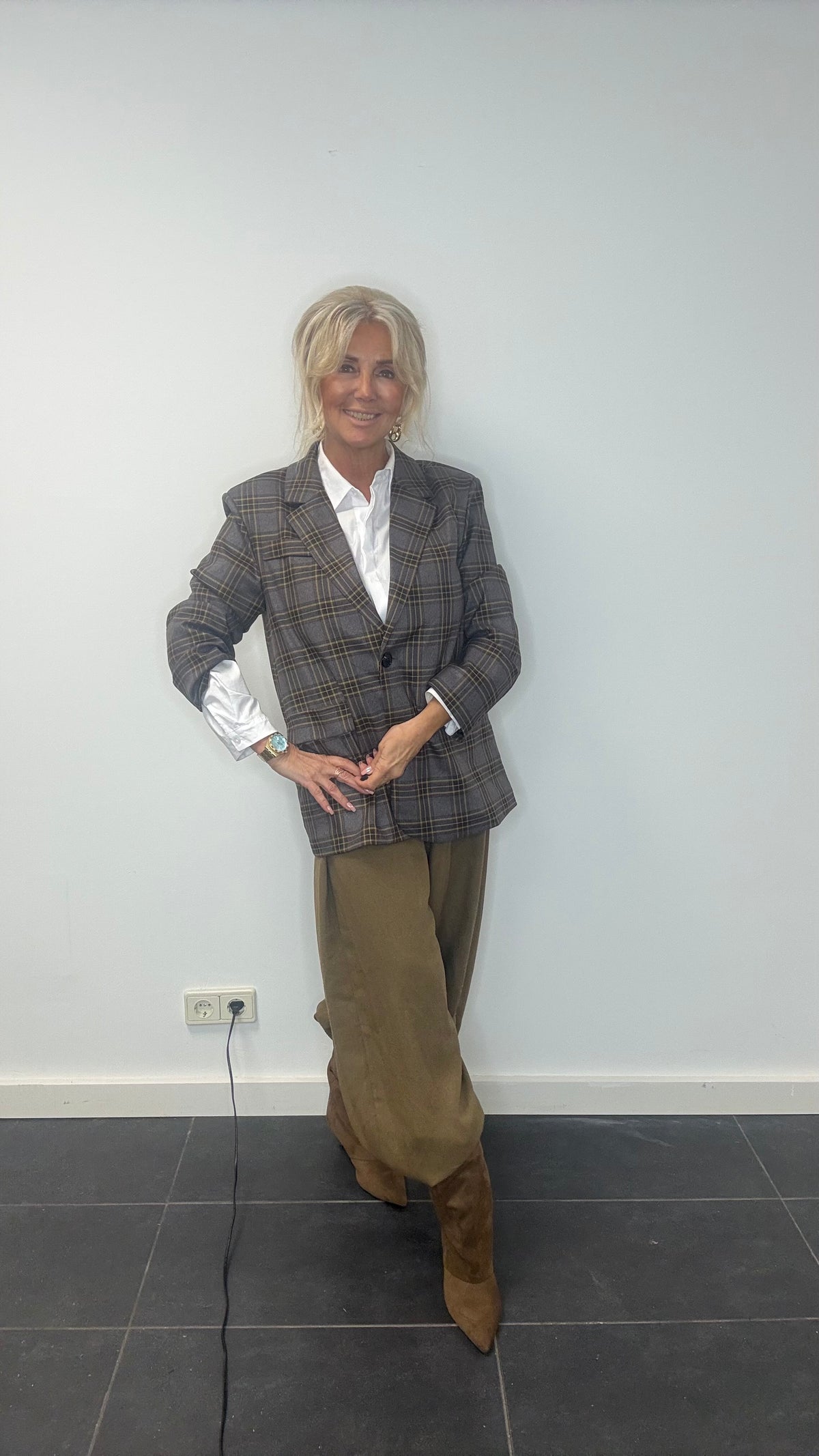 Colbert checkered gray with olive checkered pattern