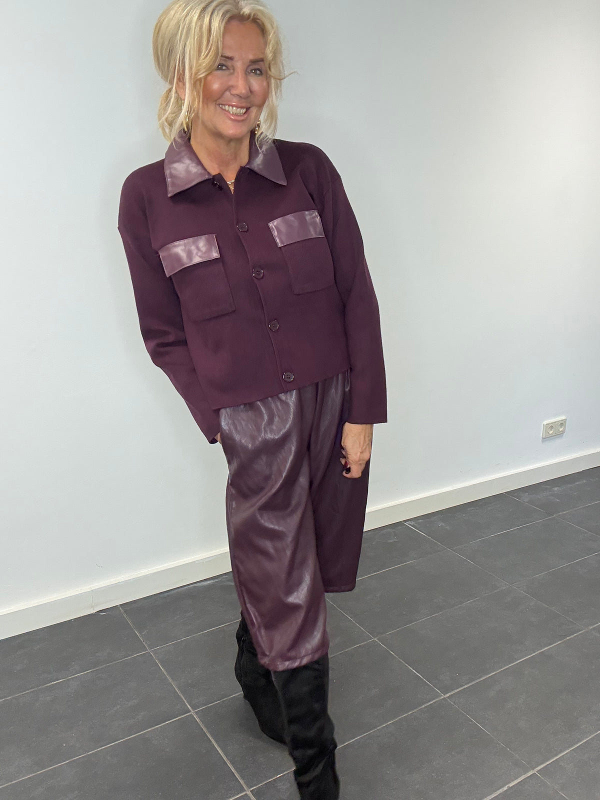 Vest jasje aubergine met Puh details