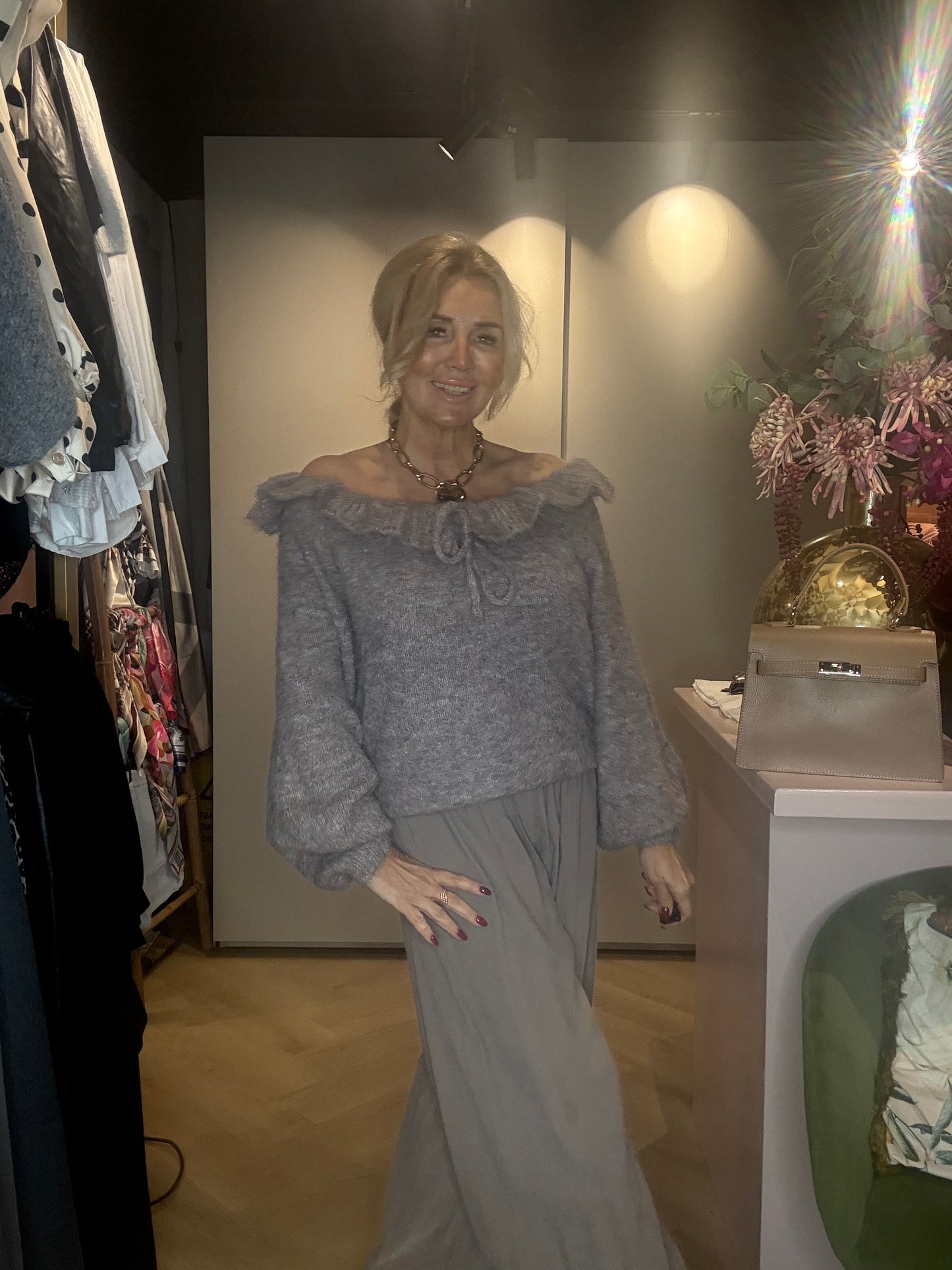 Trui Taupe Off shoulder