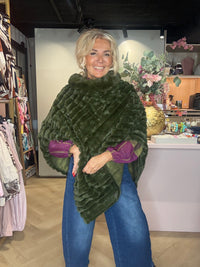 Poncho olive en fausse fourrure