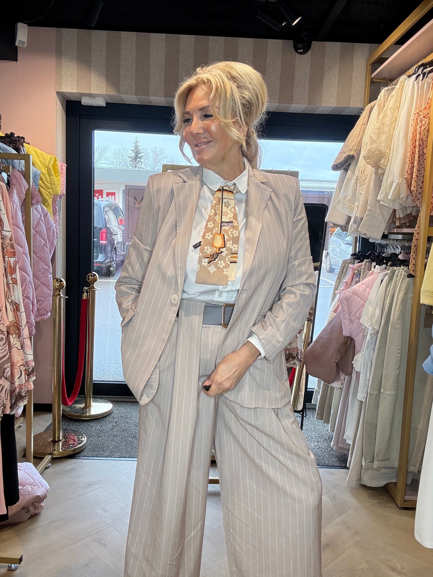 Broek plooi Taupe krijtstreep