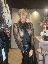 Lace Blouse Bow Zwart