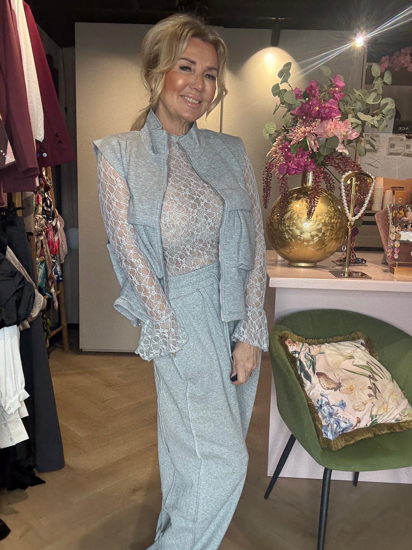 Grijs kanten top trompet